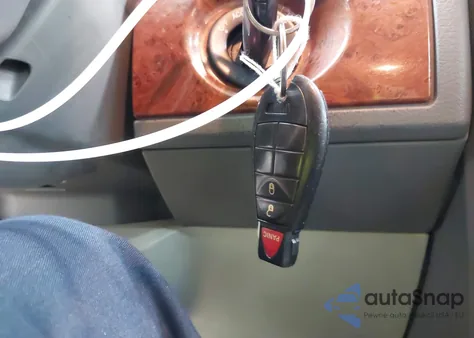 2008 Chrysler Town & Country Lx from USA, damaged, VIN 2A8HR44HX8R618081